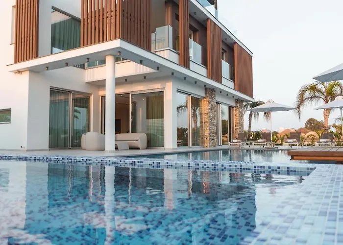 Seaview Luxury Fortuna * איה נאפה